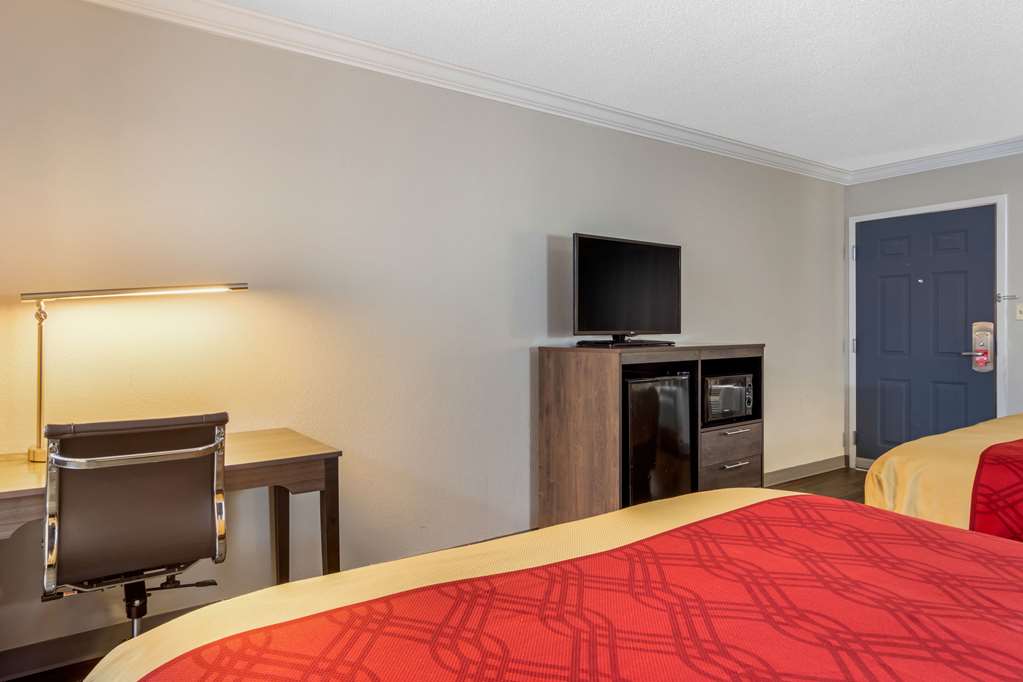 Econo Lodge Byron Warner Robins - photo 11