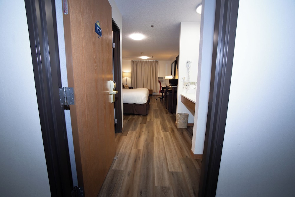 Alliance Hotel & Suites a Howard Johnson by Wyndham - photo 6