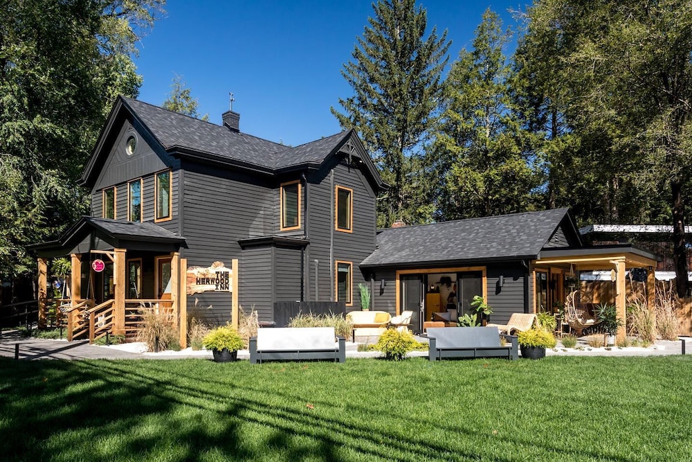 The Herwood Inn in Woodstock, United States