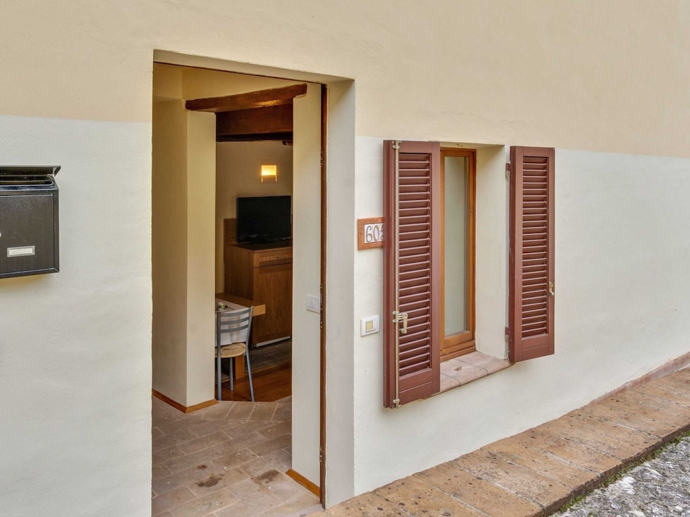 Apartment in a Resort With Swimming Pool — Foligno — photo 4
