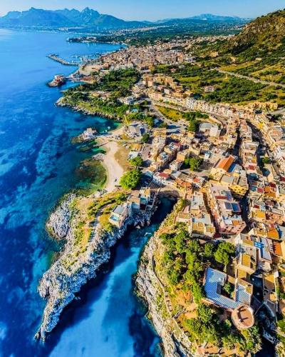 Casa di Leda — 4-Star Luxury Hotel in Santa Flavia, Italy