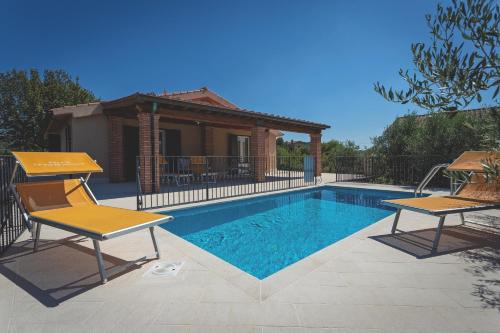 Cottage Zizzolo — 4-Star Luxury Hotel in Riparbella, Italy