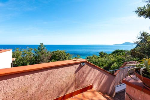 Trilocale Maestrale Beach in Portoferraio, Italy