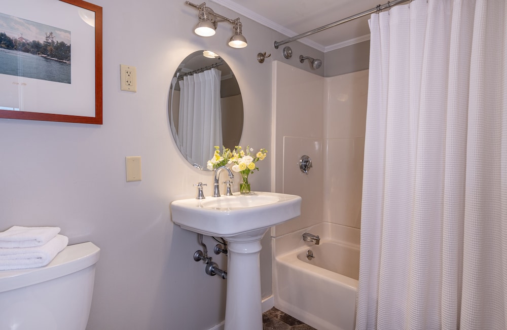 Basin Harbor - photo 45