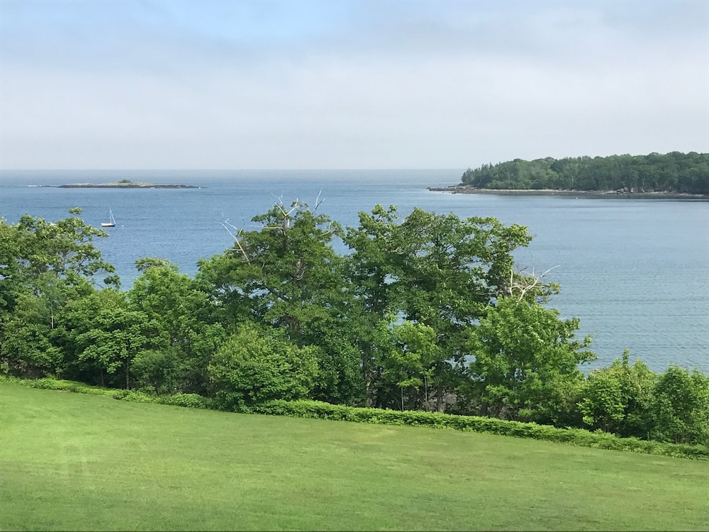 Ledges by the Bay — hotel in Rockport