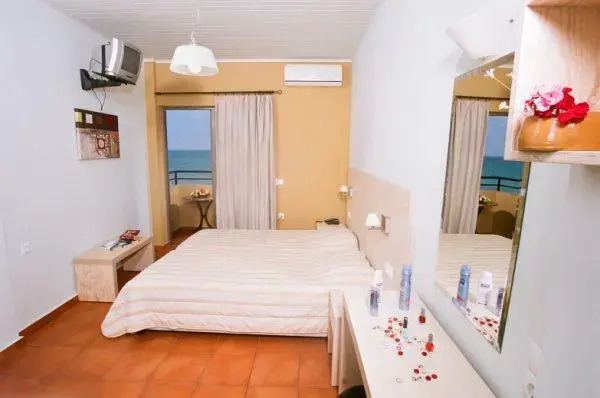 Faros — 4-Star Luxury Hotel in Chania, Greece