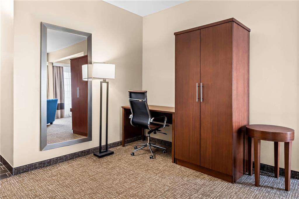 Comfort Suites near Camp Lejeune - photo 23