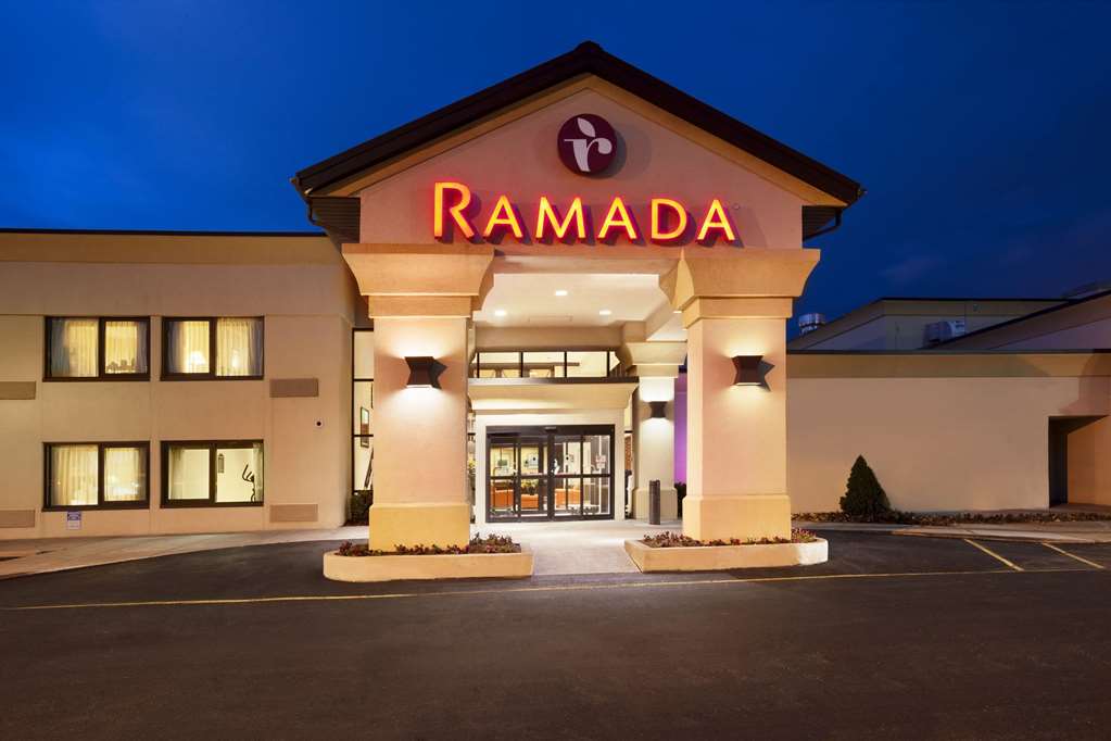 Ramada by Wyndham Newark Wilmington - photo 2