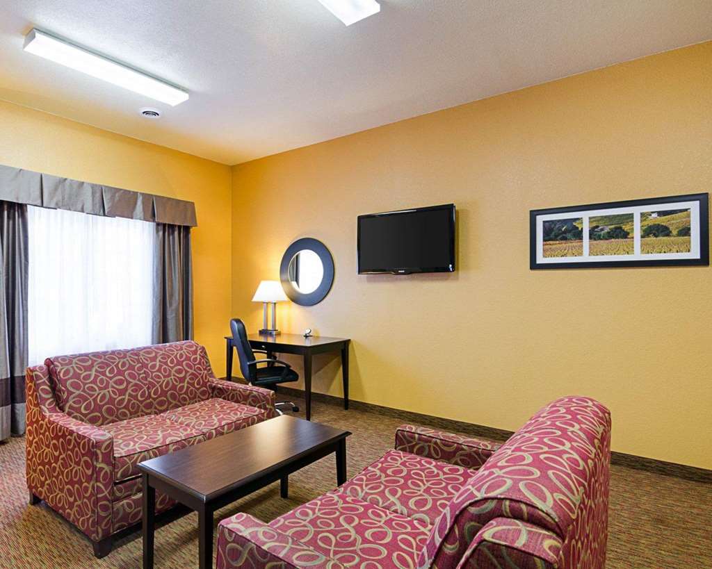 Comfort Inn & Suites Orange Montpelier - photo 24