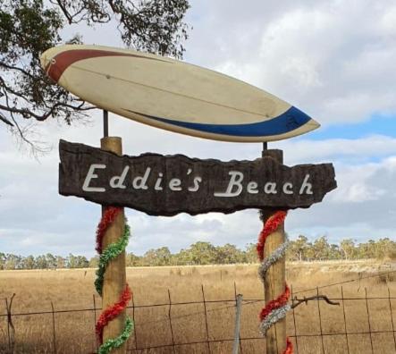 Eddies Beach Farm King Bed Room — Mount Barker
