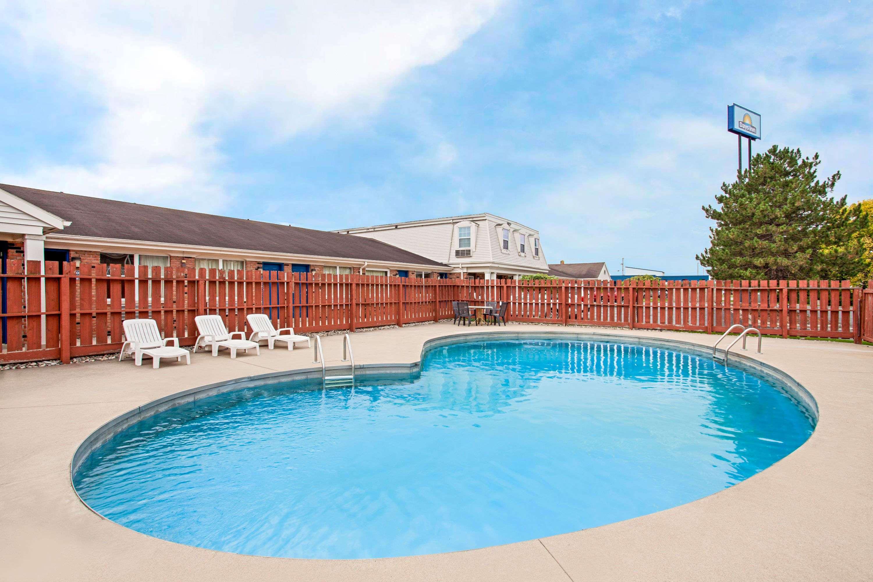 Days Inn By Wyndham Auburn - photo 15
