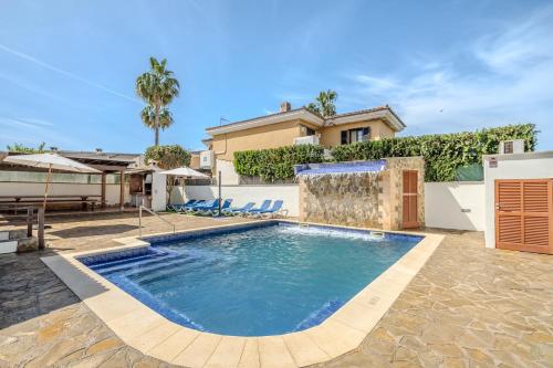 Playa de Muro 4579 52 Mallorca by 5starshome Heated Saltwater Swimming Pool — 4-Star Luxury Hotel in Port D'alcudia, Spain