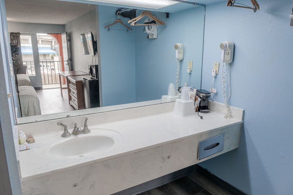 Sandcastle Inn - photo 14