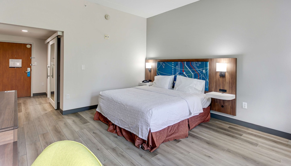 Hampton Inn Houston Pearland - photo 15