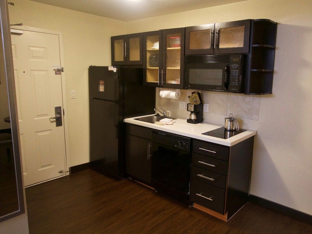 Candlewood Suites West Little Rock by IHG - photo 16