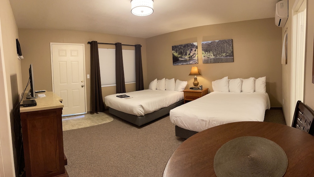 Indian Creek Lodge - photo 4