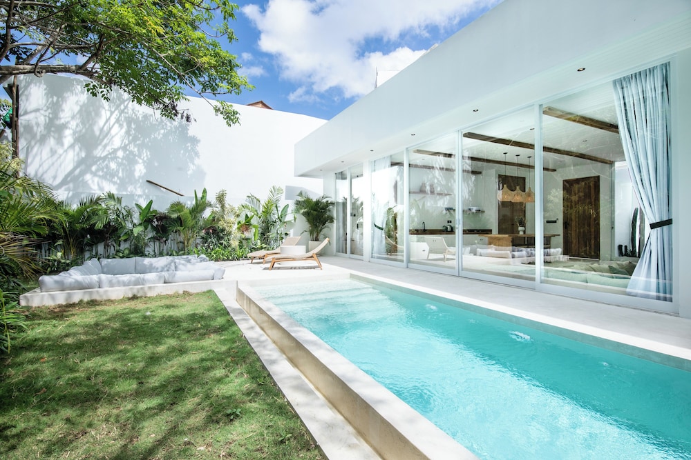 Vibrant 2BR Villa 4min to Bingin's Beach Bliss — 4-Star Luxury Hotel in Pecatu, Indonesia