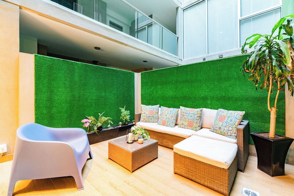 Trendy La Roma Condo with Parking & Patio — 4-Star Luxury Hotel in Mexico City, Mexico