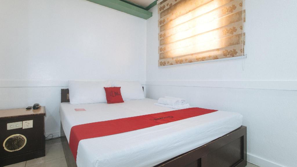 RedDoorz @ Moss Hotel Dasmarinas in Cavite, Philippines