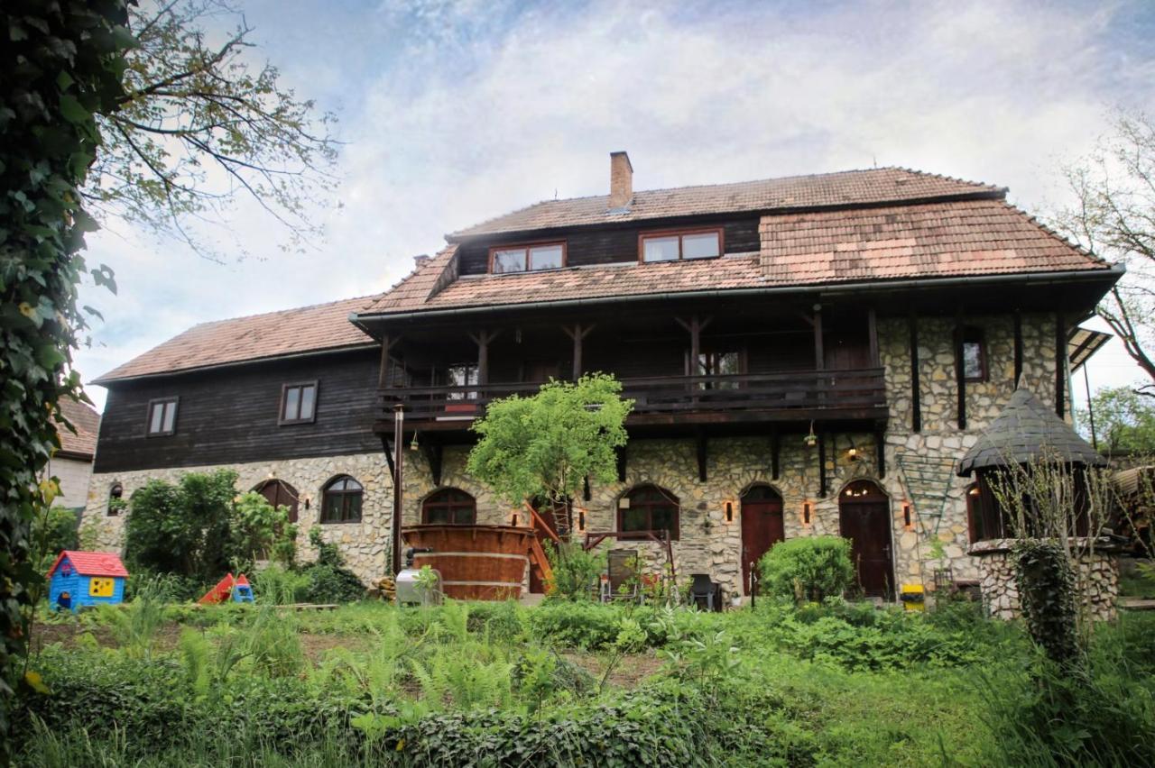 LaConac Lupsa - carbon neutral hotel in Lupsa