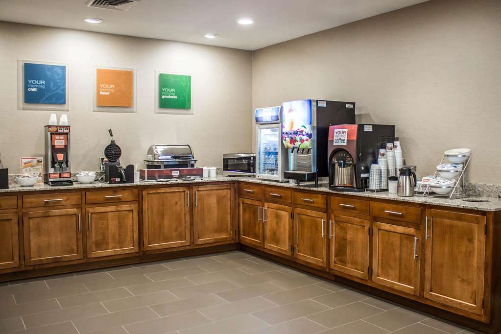 Comfort Suites Hartville North Canton - photo 36