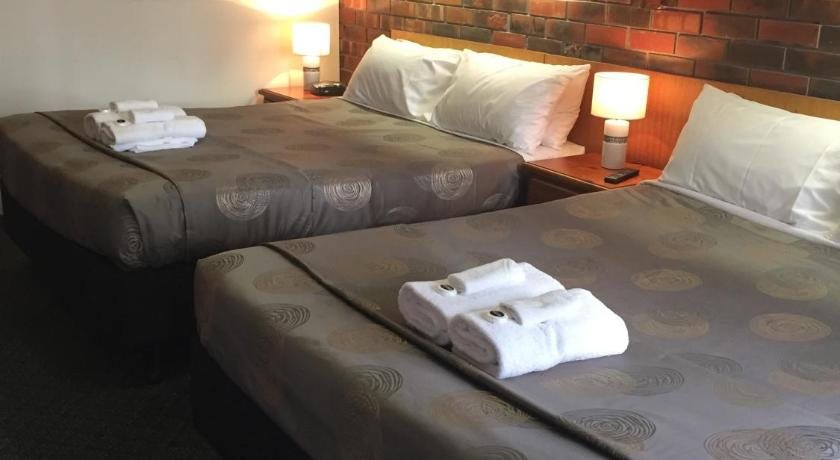 Wentworth Club Motel — hotel in Wentworth