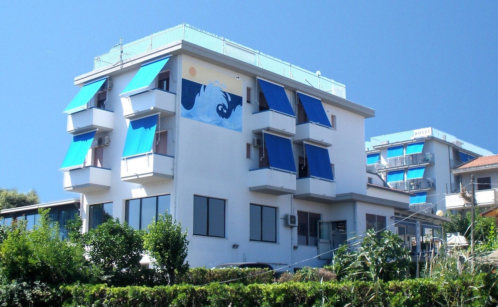 Hotel Mare Blu - carbon neutral hotel in Pineto