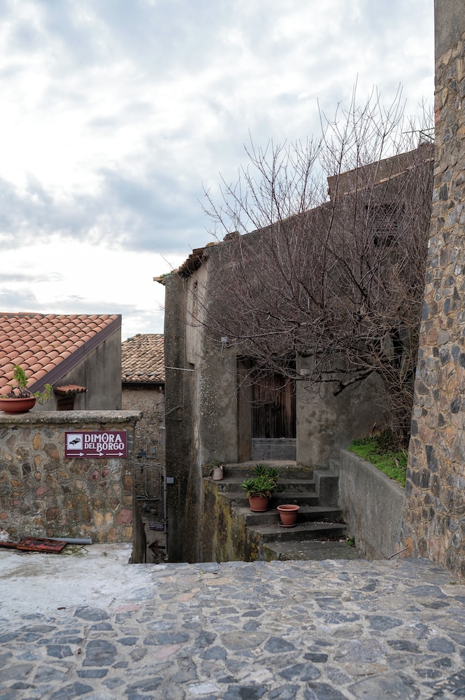 Dimora del Borgo Affittacamere — hotel in Sangineto