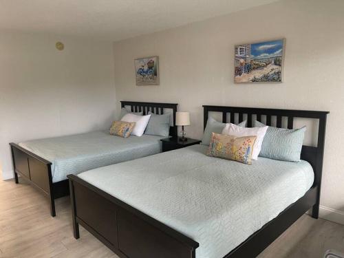 All New Comfortable Huge Pool Grill & Tiki Bar - last minute hotel in Sarasota