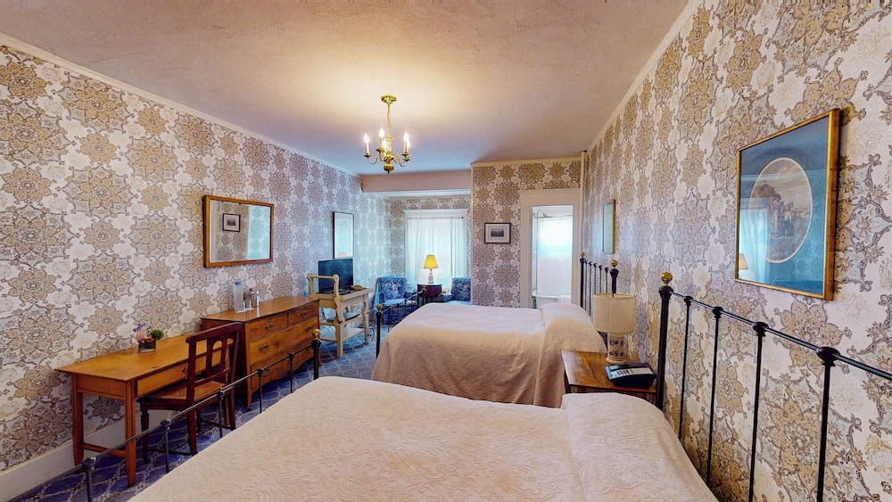 The Red Lion Inn - photo 30