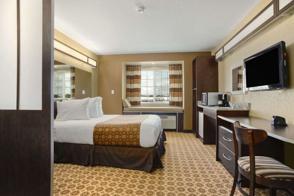Microtel Inn & Suites by Wyndham Williston - photo 17