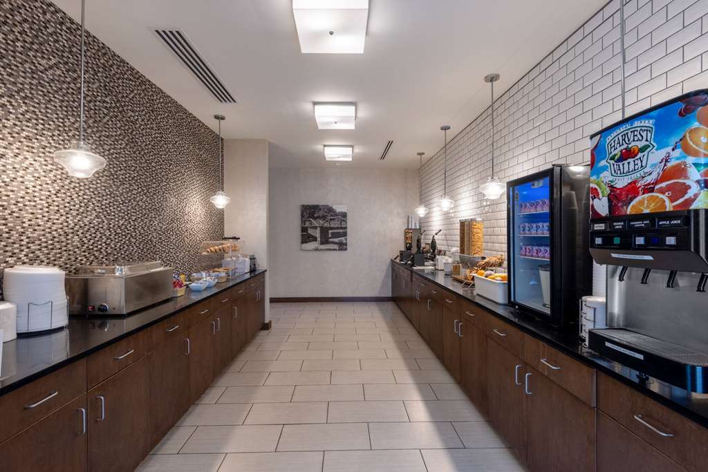 La Quinta Inn & Suites by Wyndham Morgantown - photo 64