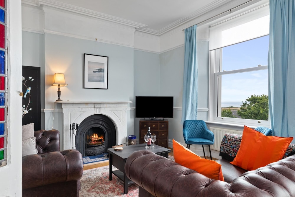 Penalun House Beautiful Sea Views — 4-Star Luxury Hotel in Penally, United Kingdom