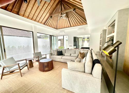 Villa Ria Bali — 4-Star Luxury Hotel in Seminyak, Indonesia