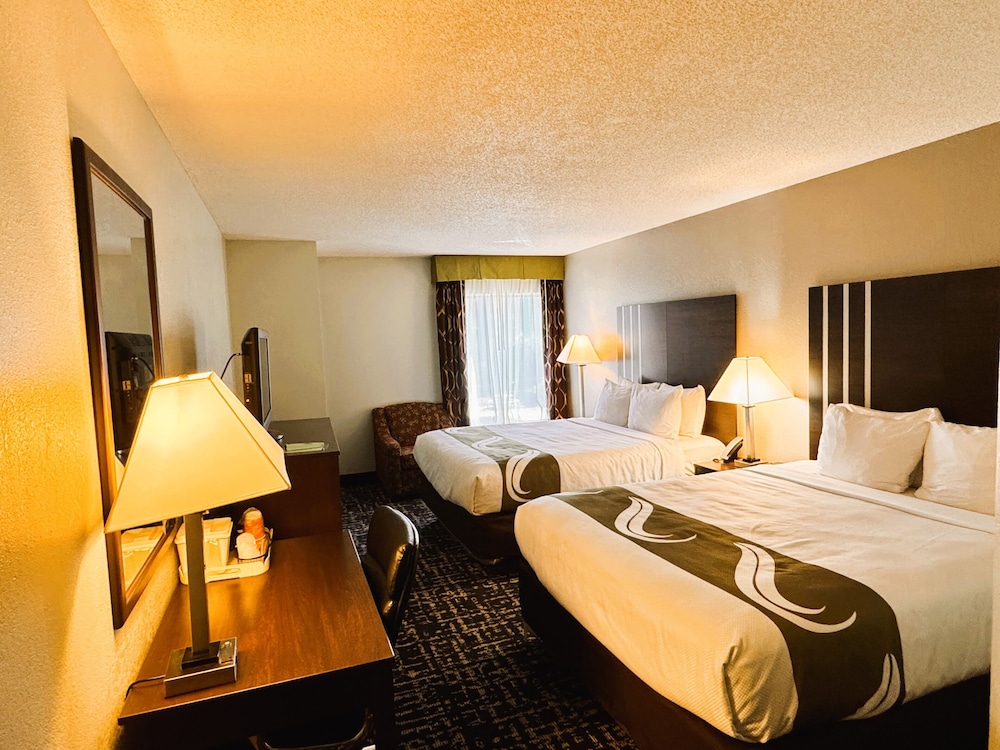 Quality Inn Cleveland North - photo 16