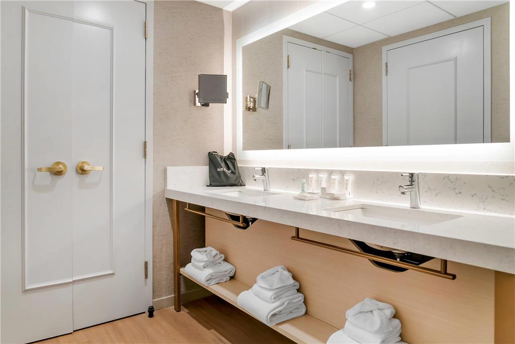 Radisson Plaza Hotel at Kalamazoo Center - photo 22