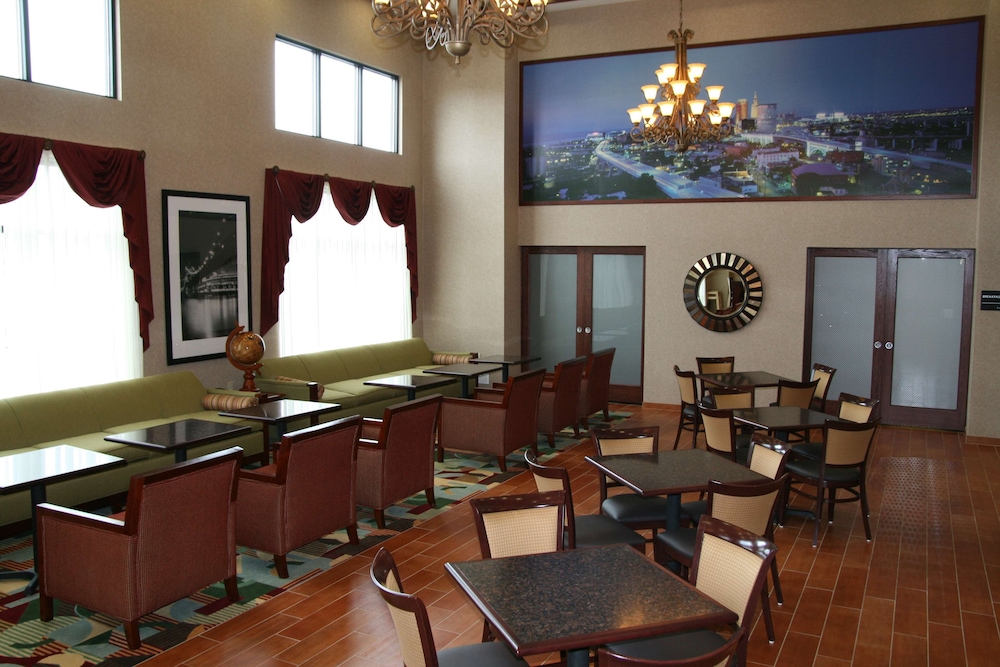 Hampton Inn & Suites Cleveland Mentor - photo 31