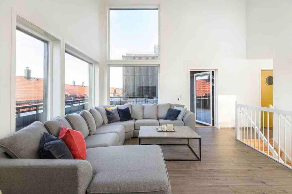 Moderne Hus Med Flotte Utemuligheter Og Parkering in Lillehammer, Norway