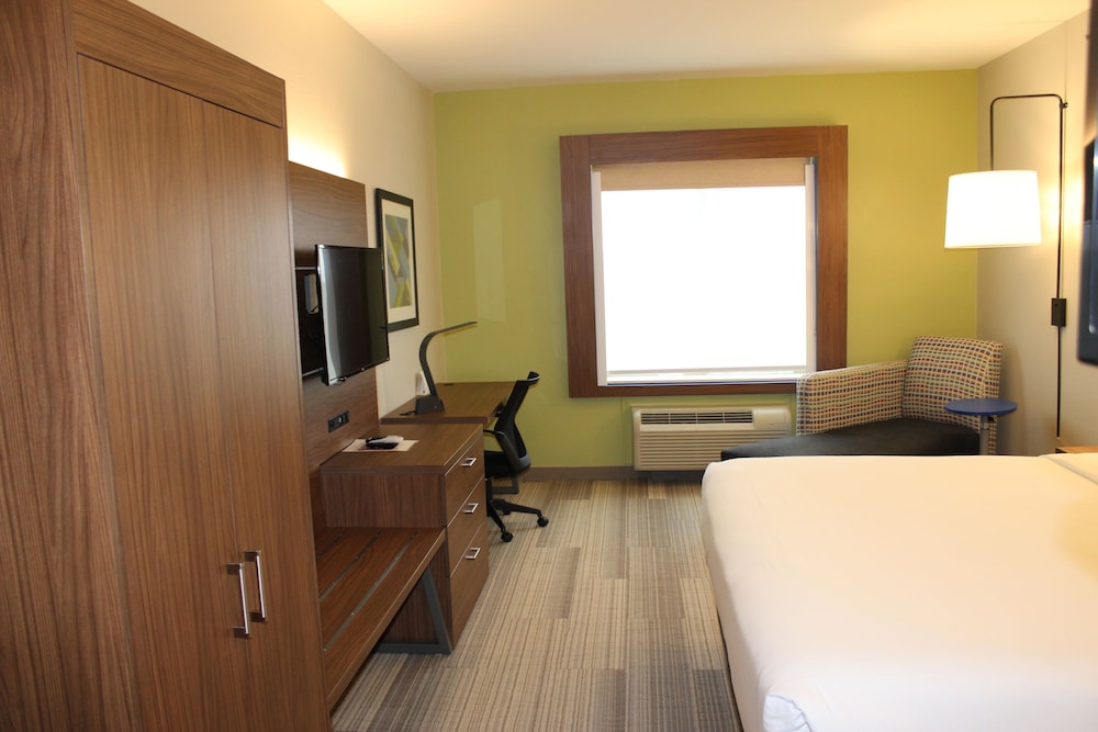 Holiday Inn Express & Suites Mansfield by IHG - photo 11