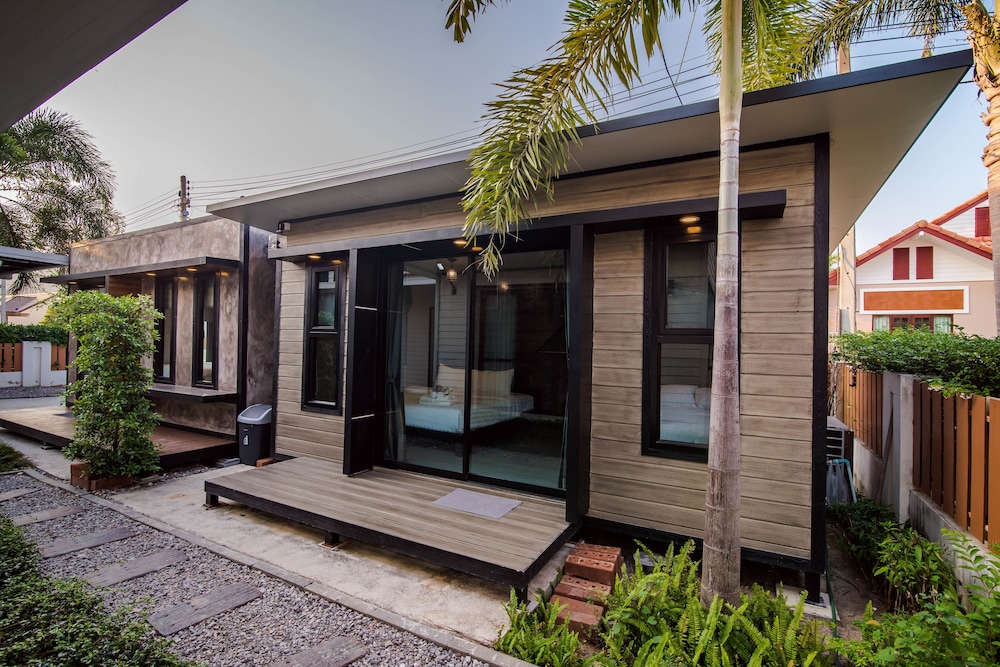 102 Pool Villa Hua Hin — 4-Star Luxury Hotel in Hua Hin, Thailand