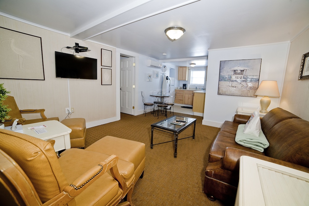 Georgianne Inn & Suites - photo 21