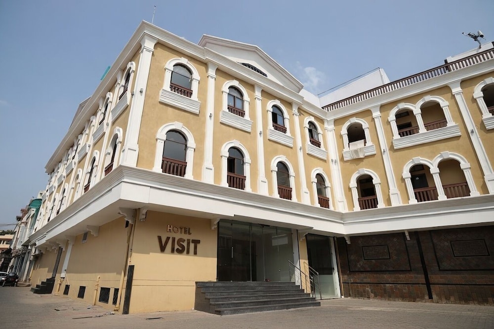 Hotel Visit — hotel in Barnala