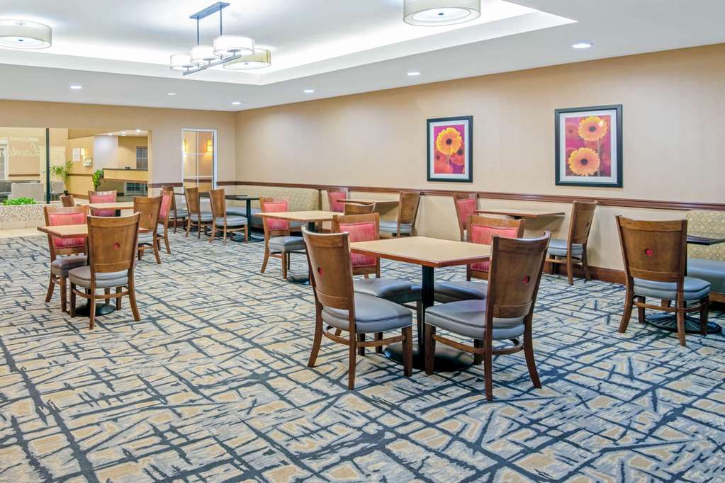 La Quinta Inn & Suites by Wyndham Lawton Fort Sill - photo 40