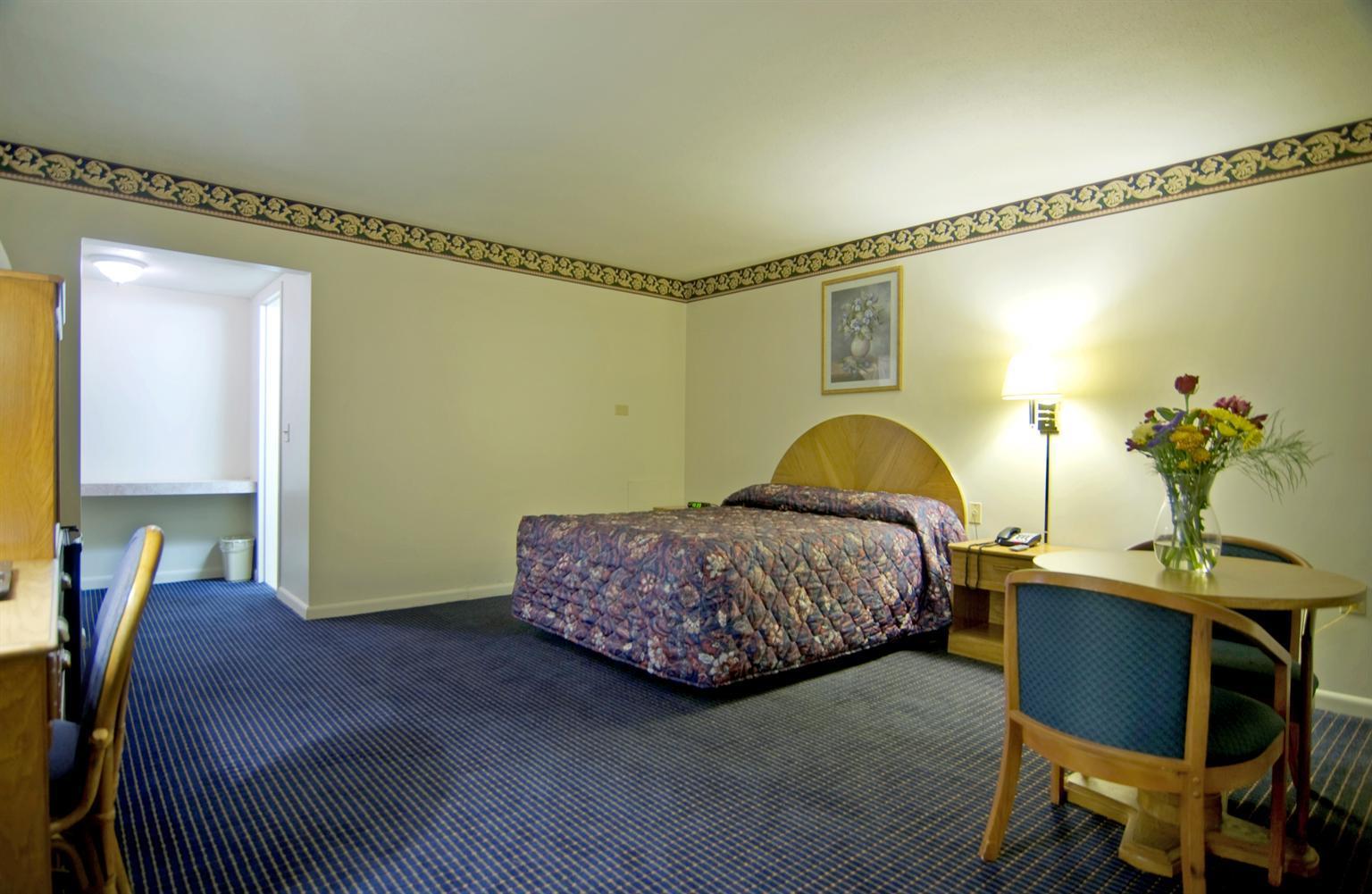 Americas Best Value Inn Wethersfield Hartford - photo 6