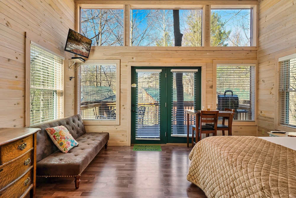 Rivers Edge Treehouses - photo 10