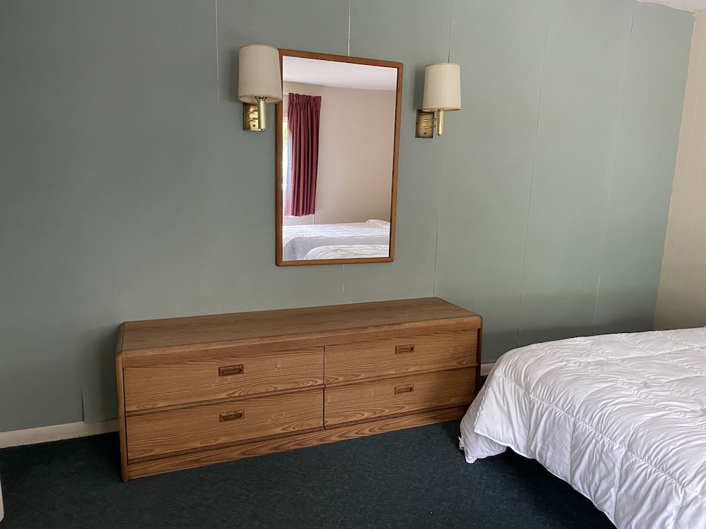 Gatehouse Motel - photo 32