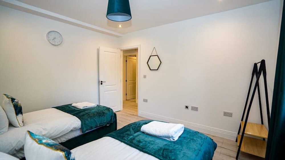 4 Bed 3 Bath Haven Perfect for 8 Guests