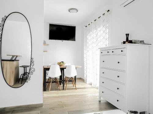 Apartment with terrace and free parking Beach nearby — 4-Star Luxury Hotel in Split, Croatia