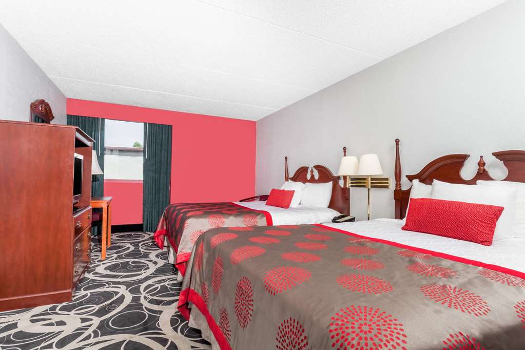 Ramada by Wyndham Henderson Evansville - photo 6