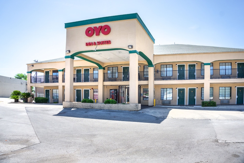 OYO Inn & Suites Medical Center San Antonio - photo 25